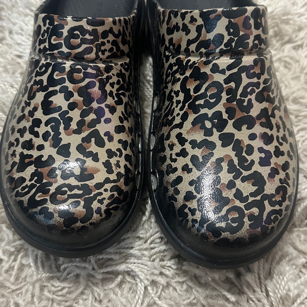 Leopard Print Clogs- Oofos